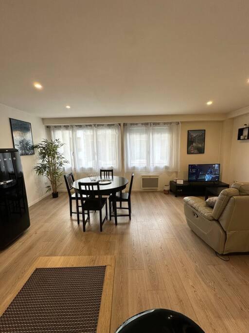 Appartement Le Douillet - Parking Gratuit - Centre Pau